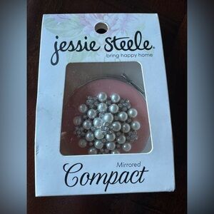 NEW Jessie Steele Mirrored Compact Pink Pearl Design NIB Dual Mirror